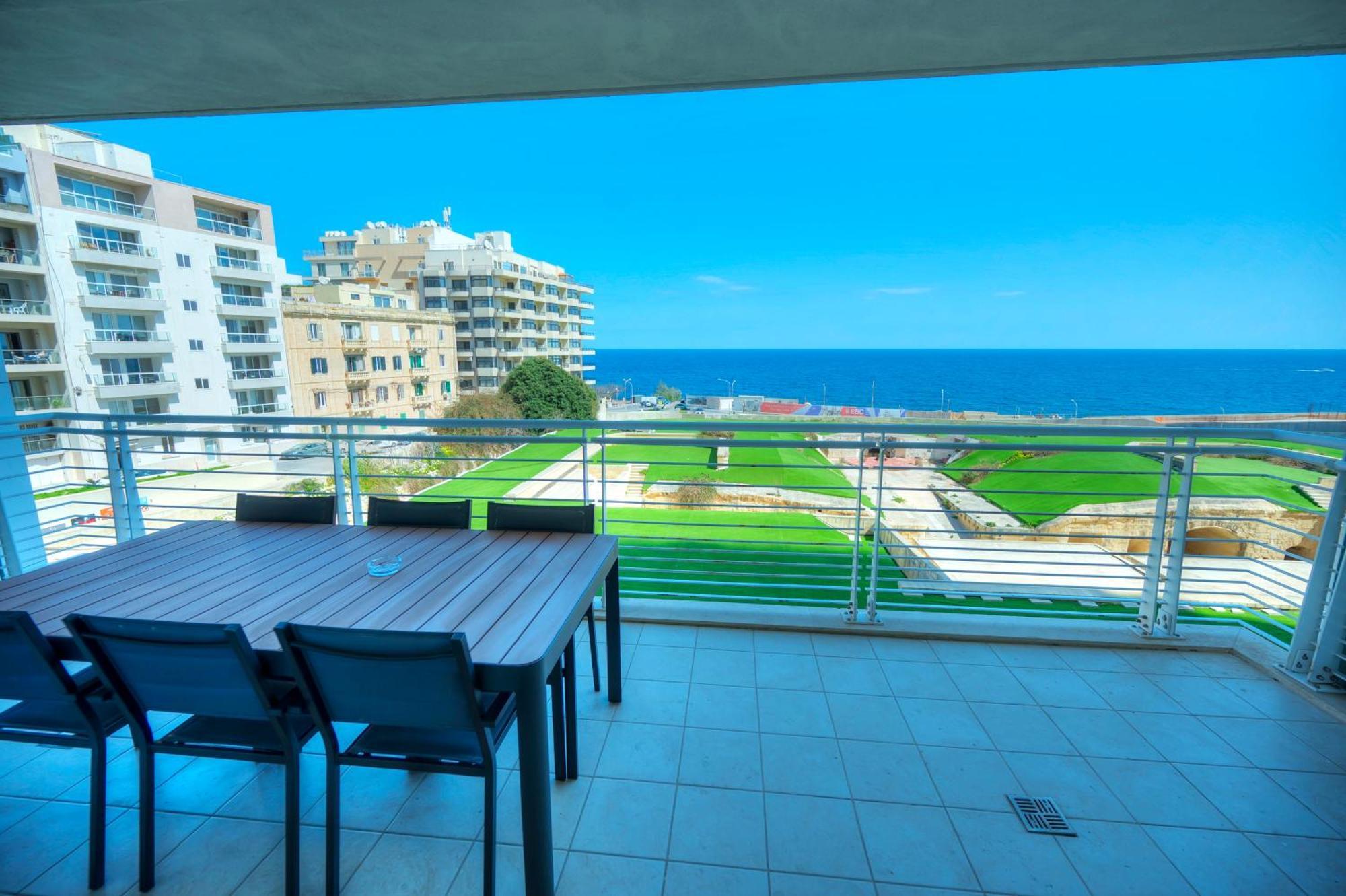 Fort Cambridge Apartments Sliema Bagian luar foto