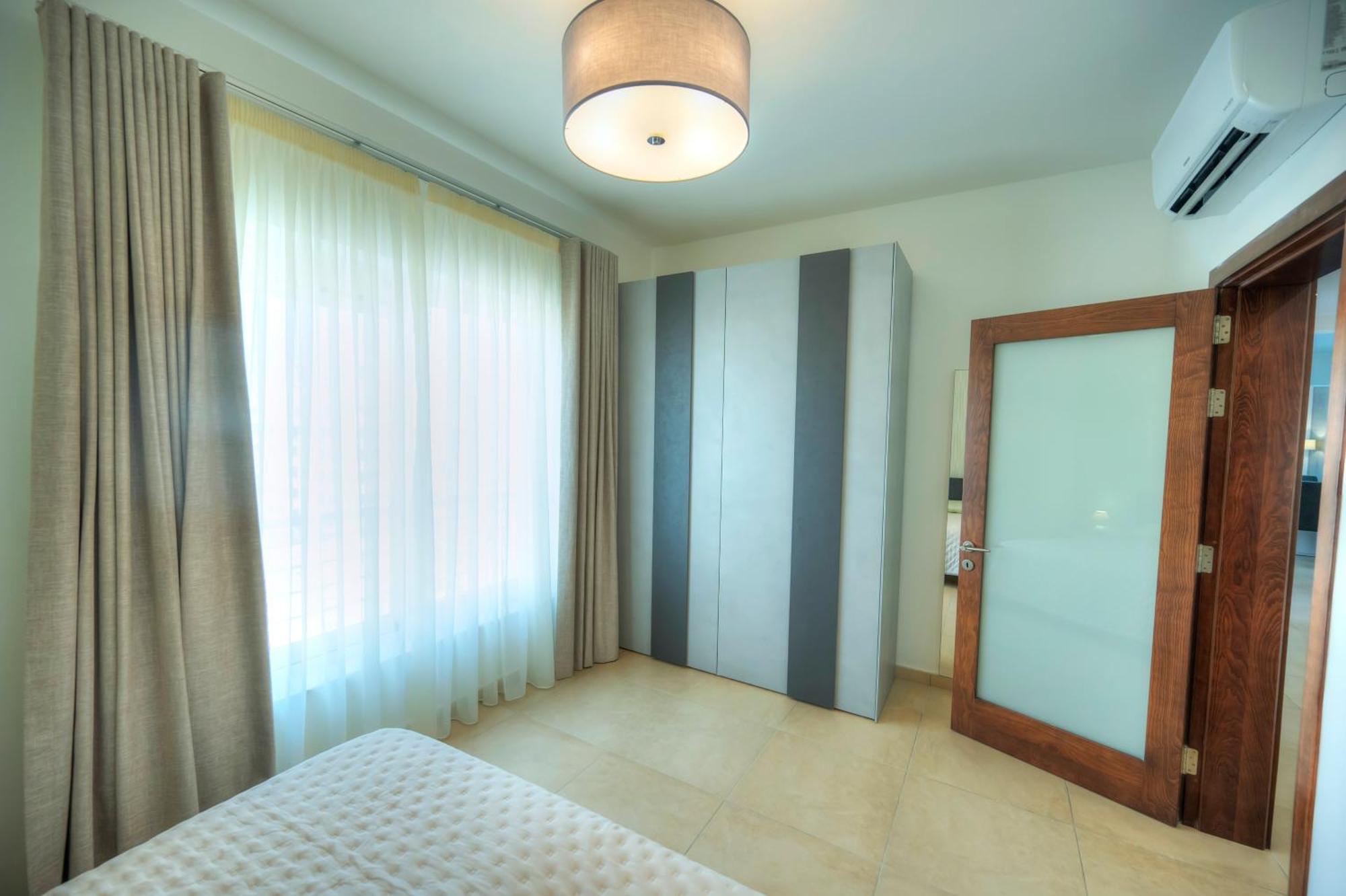 Fort Cambridge Apartments Sliema Bagian luar foto