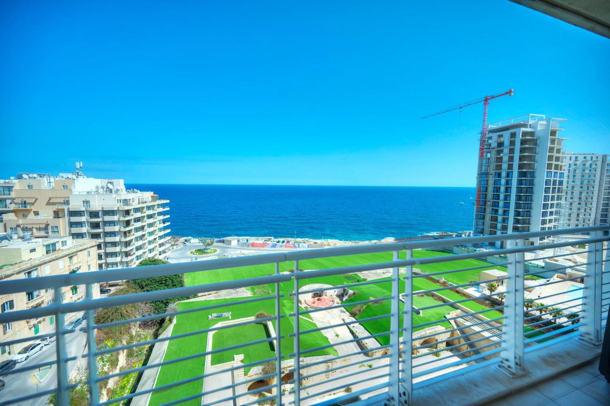 Fort Cambridge Apartments Sliema Bagian luar foto