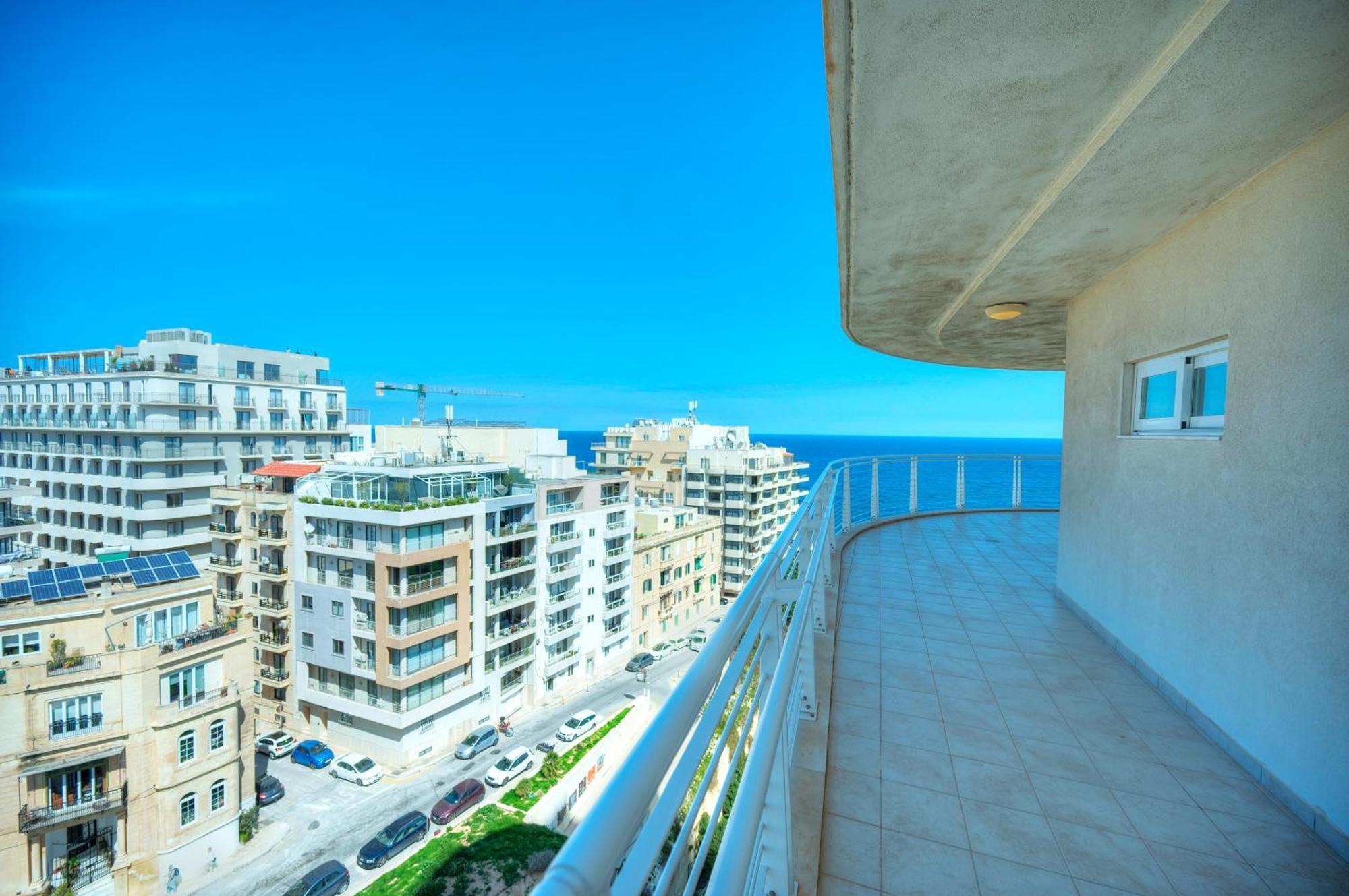 Fort Cambridge Apartments Sliema Bagian luar foto